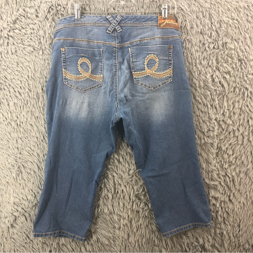 Seven 7 Capris Jeans Womens Size 14 Whiskered Denim